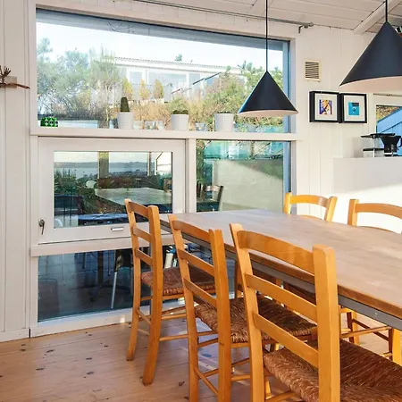 4 Star In Holiday home