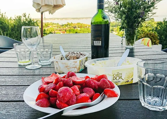 Panoramic Pool Retreat - By Traum *